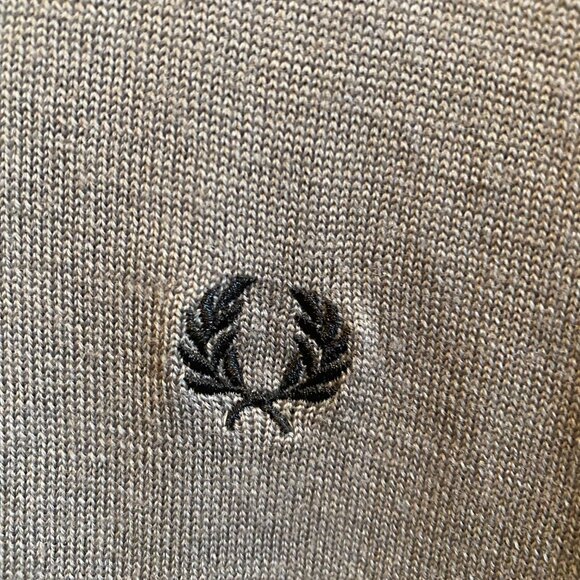 Fred Perry Block Print V Neck Sweater - Picture 2 of 4